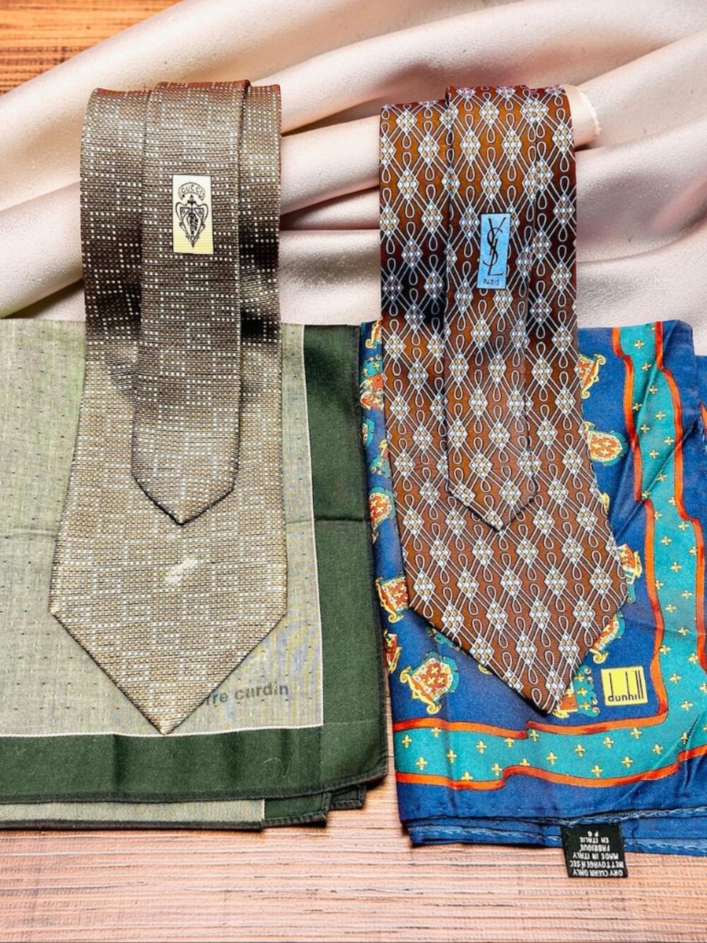 2 Necktie Silk -Unused  YSL & Gucci  + 2 HandKerchief Dunhill &P. Cardin (15)